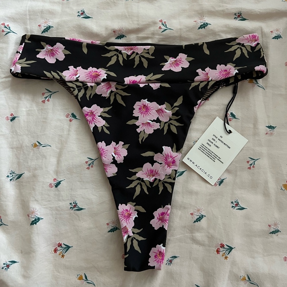 Acacia Matteo Bottoms